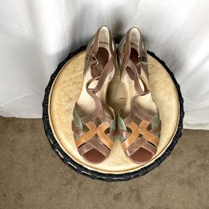 Softspots Hikari T Strap Sandals